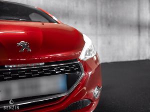 Peugeot 208 GTI - 2015