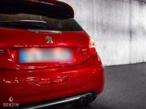 Peugeot 208 GTI - 2015