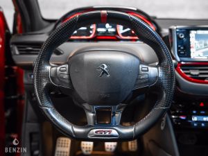 Peugeot 208 GTI - 2015