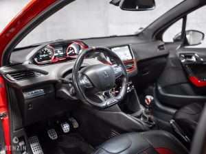 Peugeot 208 GTI - 2015