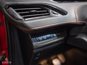 Peugeot 208 GTI - 2015