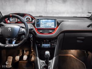 Peugeot 208 GTI - 2015