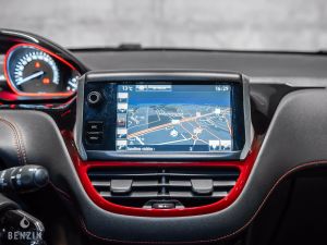 Peugeot 208 GTI - 2015