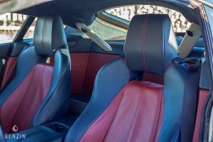 Aston Martin V8 Vantage Manual - 2006