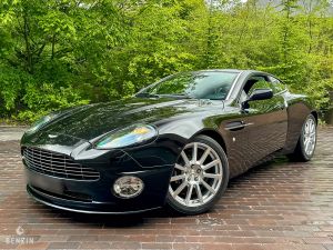 Aston Martin Vanquish S - 2005