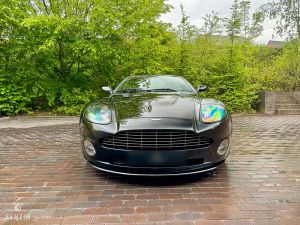 Aston Martin Vanquish S - 2005