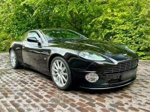 Aston Martin Vanquish S - 2005