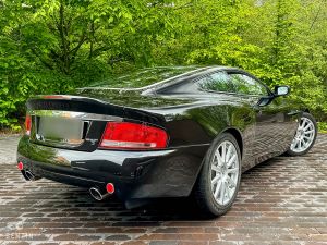 Aston Martin Vanquish S - 2005