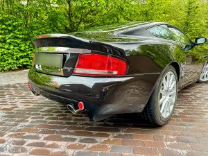 Aston Martin Vanquish S - 2005