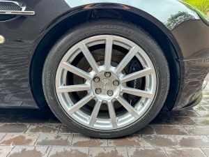 Aston Martin Vanquish S - 2005