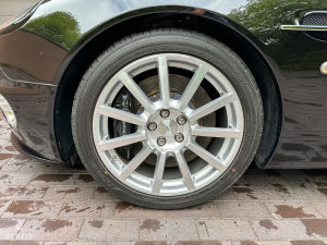 Aston Martin Vanquish S - 2005