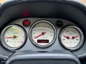 Aston Martin Vanquish S - 2005