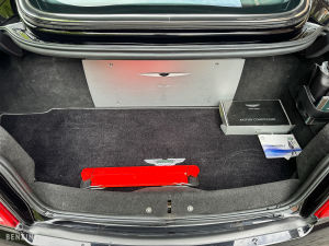 Aston Martin Vanquish S - 2005