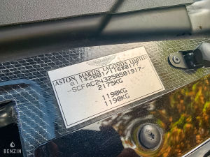 Aston Martin Vanquish S - 2005