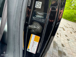 Aston Martin Vanquish S - 2005