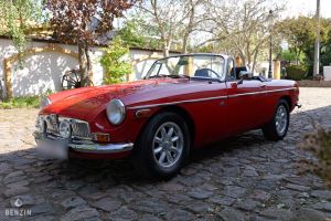 MG B - 1977