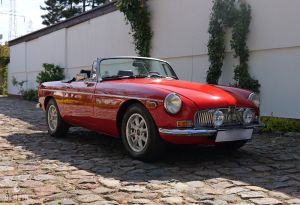 MG B - 1977