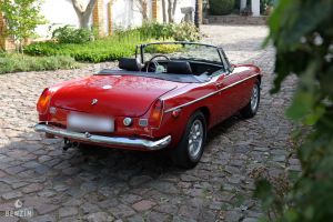 MG B - 1977
