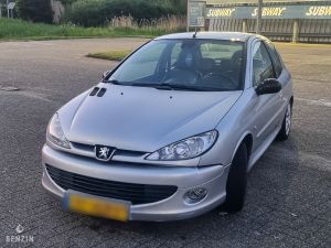 Peugeot 206 GT n°1955 - 2000