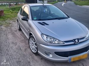 Peugeot 206 GT n°1955 - 2000