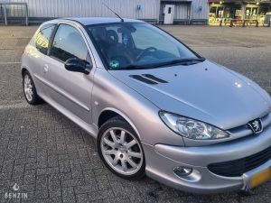 Peugeot 206 GT n°1955 - 2000