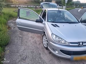 Peugeot 206 GT n°1955 - 2000