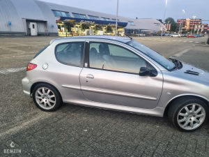 Peugeot 206 GT n°1955 - 2000