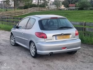 Peugeot 206 GT n°1955 - 2000