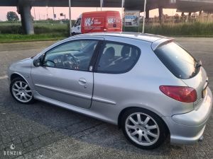 Peugeot 206 GT n°1955 - 2000