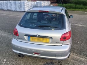 Peugeot 206 GT n°1955 - 2000