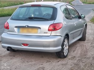 Peugeot 206 GT n°1955 - 2000