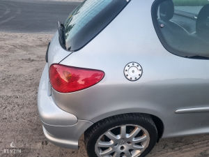 Peugeot 206 GT n°1955 - 2000