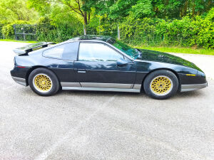 Pontiac Fiero GT V6 - 1989