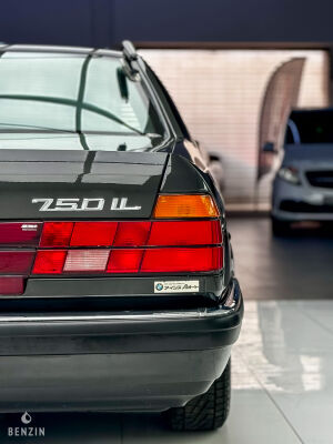 BMW 750iL e32 - 1994