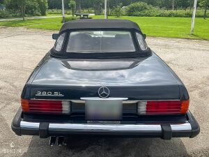 Mercedes-Benz 380 SL R107 - 1985