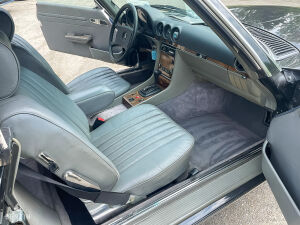 Mercedes-Benz 380 SL R107 - 1985