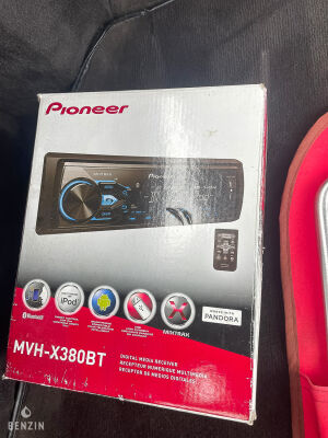 Mercedes-Benz 380 SL R107 - 1985