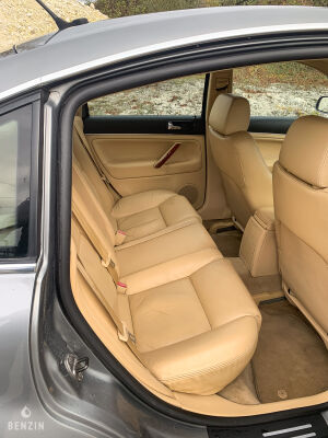 Volkswagen Passat W8 Manual - 2002