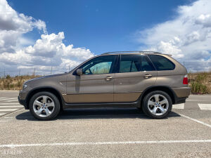 BMW X5 4.4i - 2005