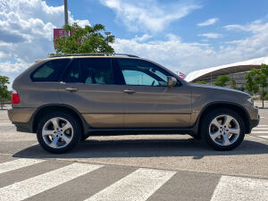 BMW X5 4.4i - 2005