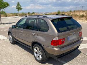 BMW X5 4.4i - 2005