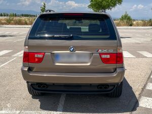 BMW X5 4.4i - 2005