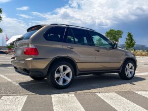 BMW X5 4.4i - 2005