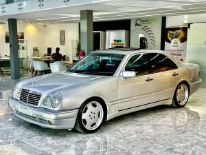 Mercedes-Benz E55 AMG W210 - 1999