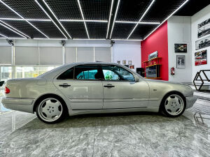 Mercedes-Benz E55 AMG W210 - 1999