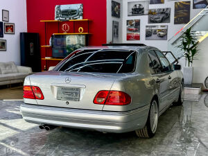 Mercedes-Benz E55 AMG W210 - 1999