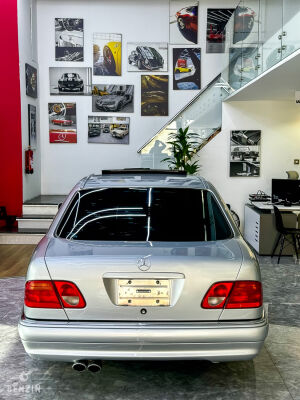 Mercedes-Benz E55 AMG W210 - 1999