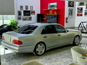 Mercedes-Benz E55 AMG W210 - 1999