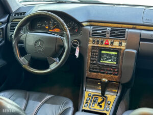 Mercedes-Benz E55 AMG W210 - 1999
