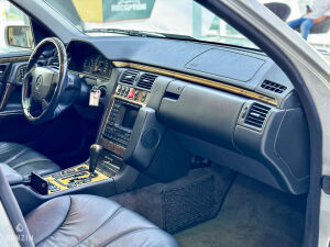 Mercedes-Benz E55 AMG W210 - 1999